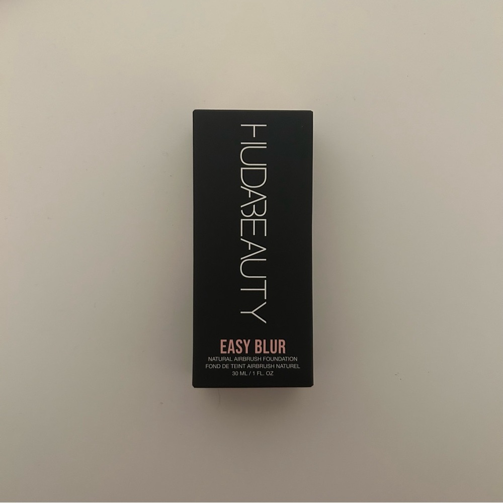 HUDA BEAUTY Tan Foundation Makeup